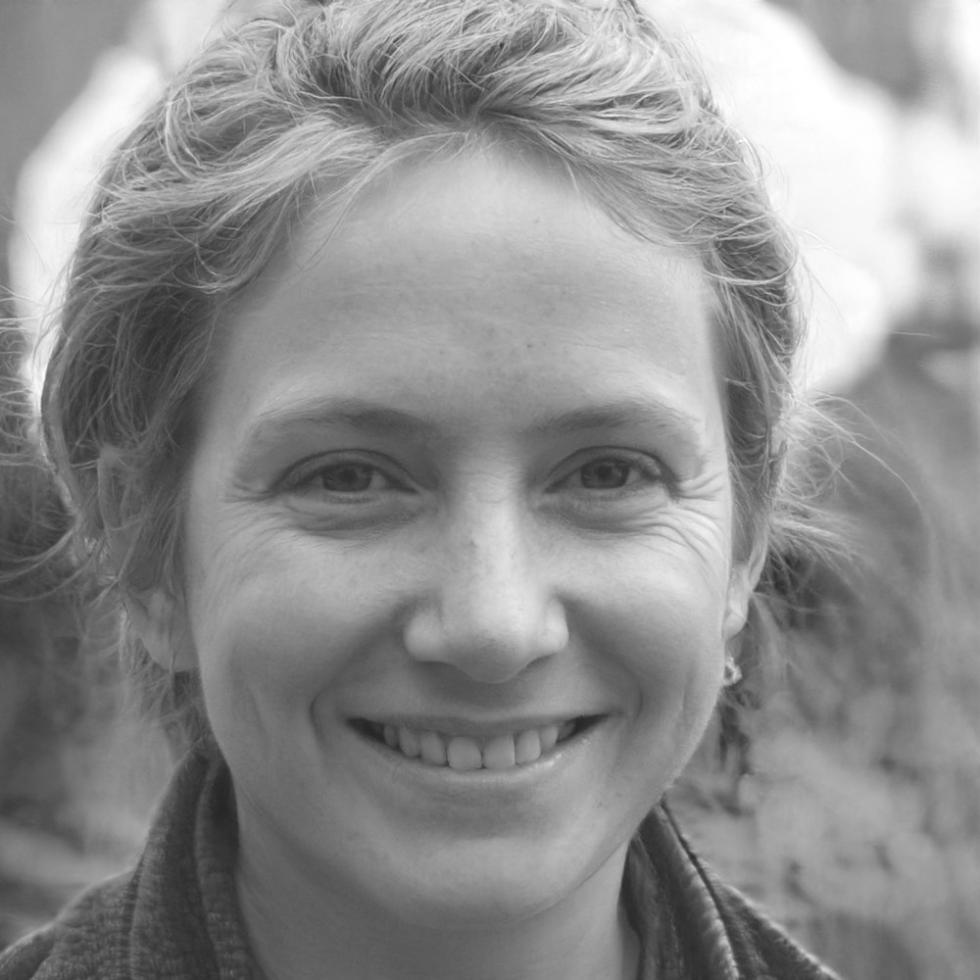 Portret van Lieke Adriaans die technische workshops leidt voor studenten